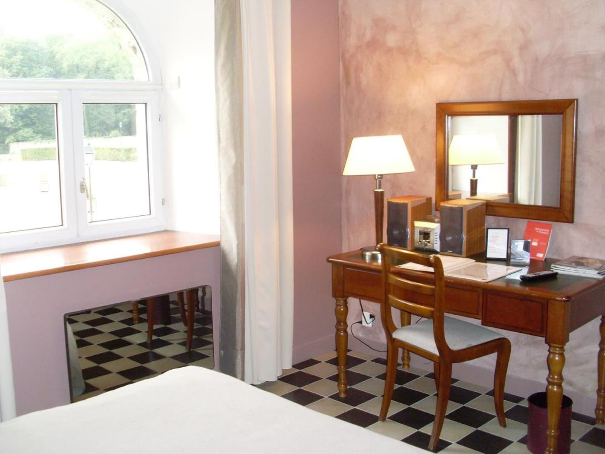 Auberge Du Manet Montigny-le-Bretonneux Eksteriør billede
