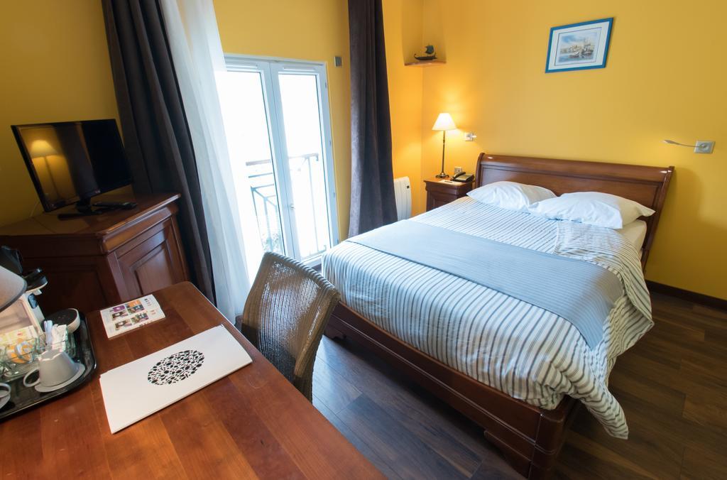 Auberge Du Manet Montigny-le-Bretonneux Eksteriør billede