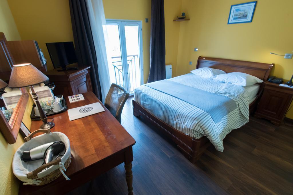 Auberge Du Manet Montigny-le-Bretonneux Eksteriør billede