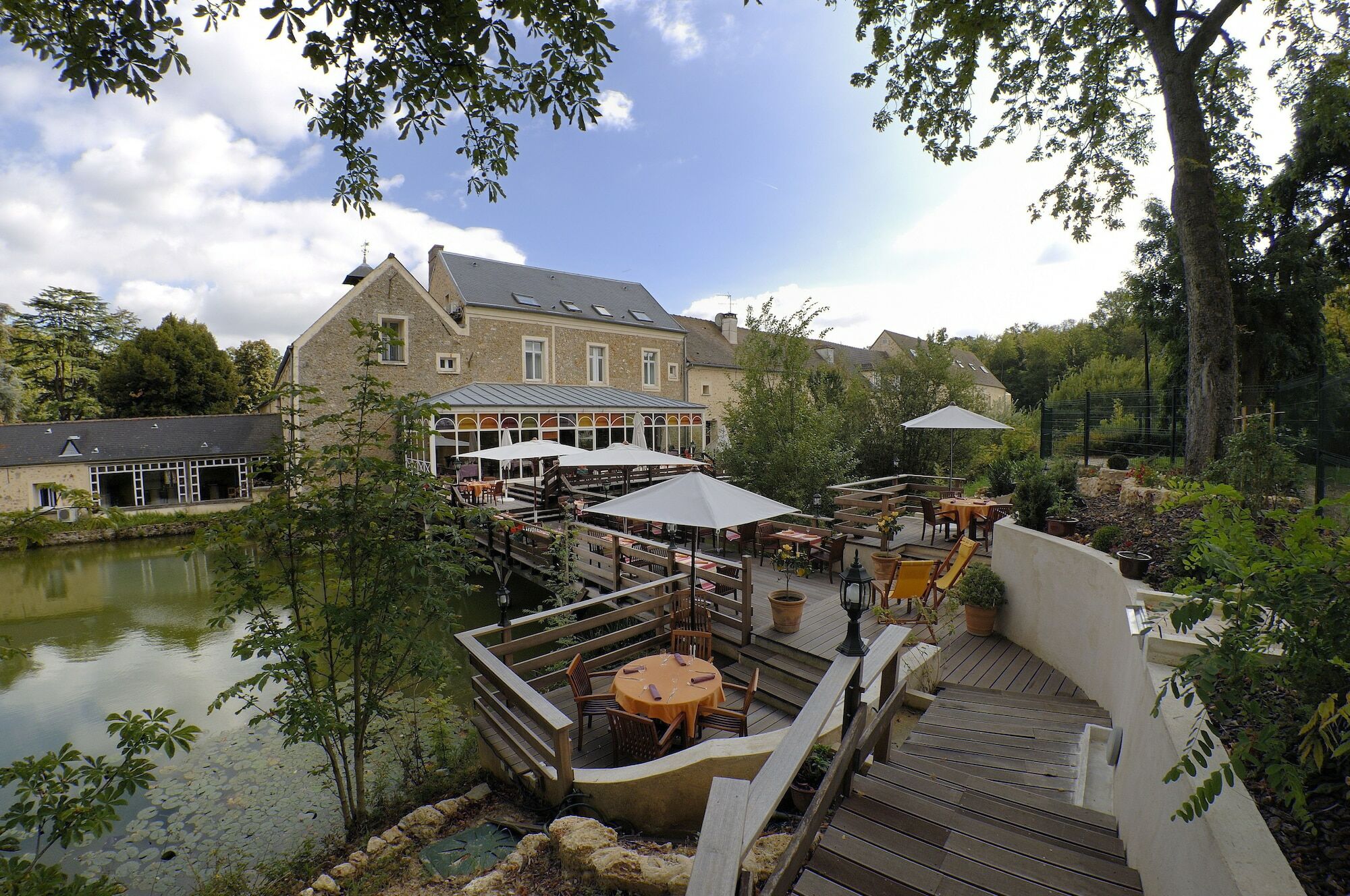 Auberge Du Manet Montigny-le-Bretonneux Eksteriør billede